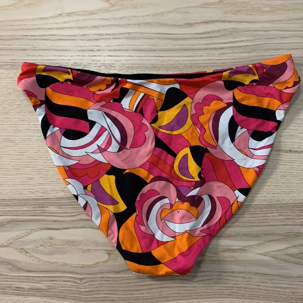 Beach Riot Bikini - Picture 9 of 10